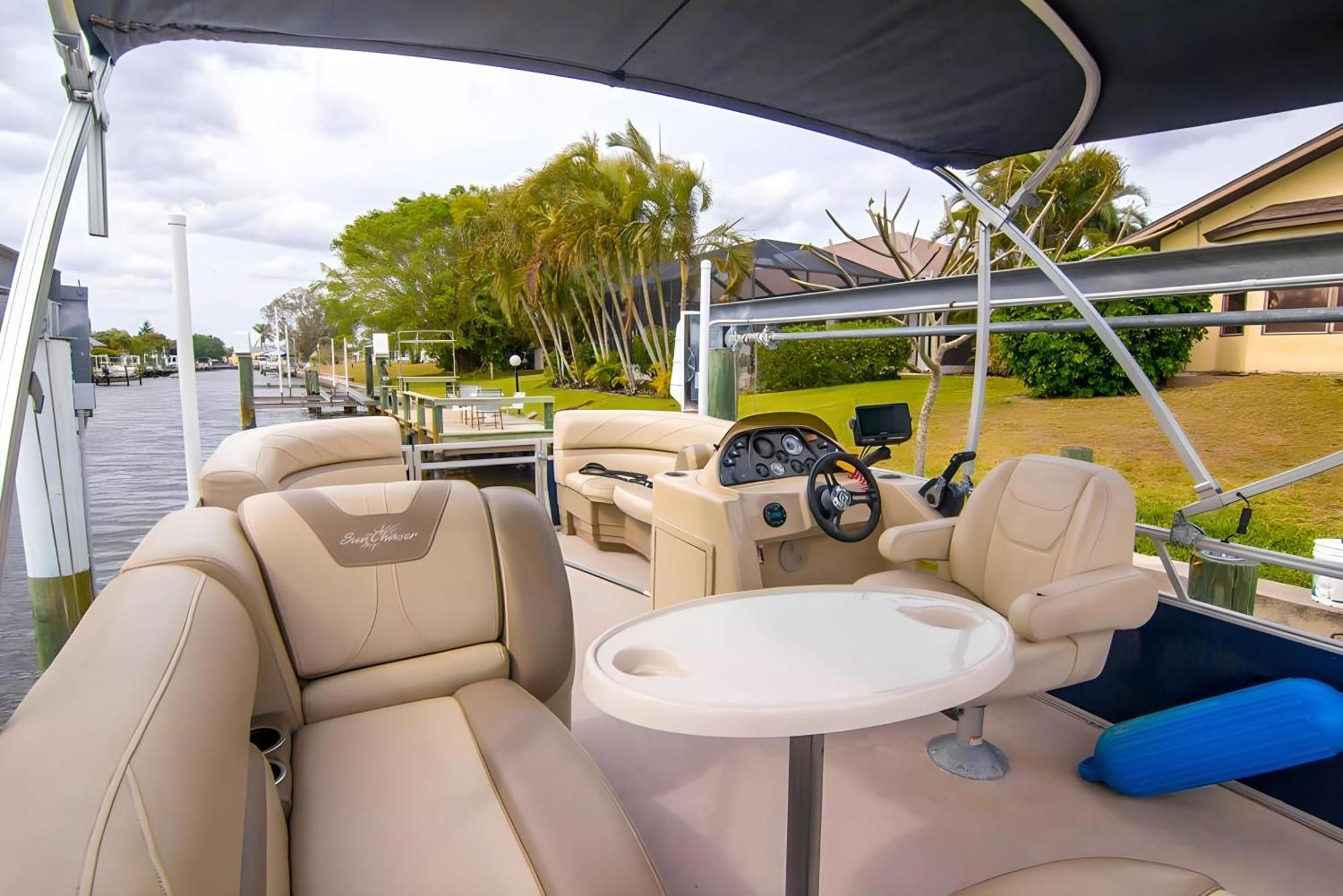 House With A Boatyour Private Waterfront Resort 포트샬롯 외부 사진